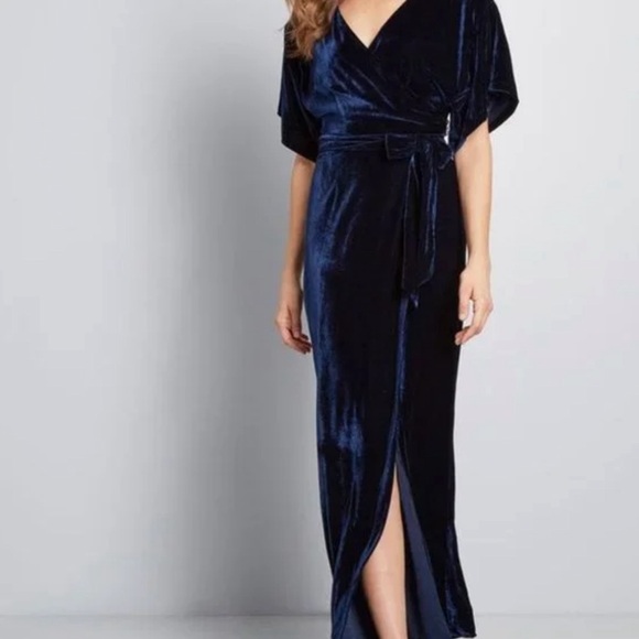 Modcloth Dresses & Skirts - ModCloth Keiko Velvet Maxi Dress | Size M